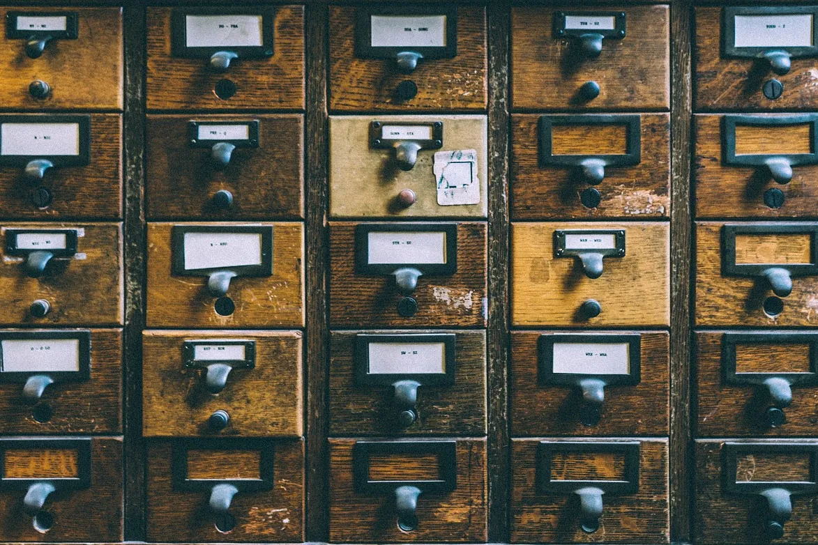 Boxes, drawers, mailboxes