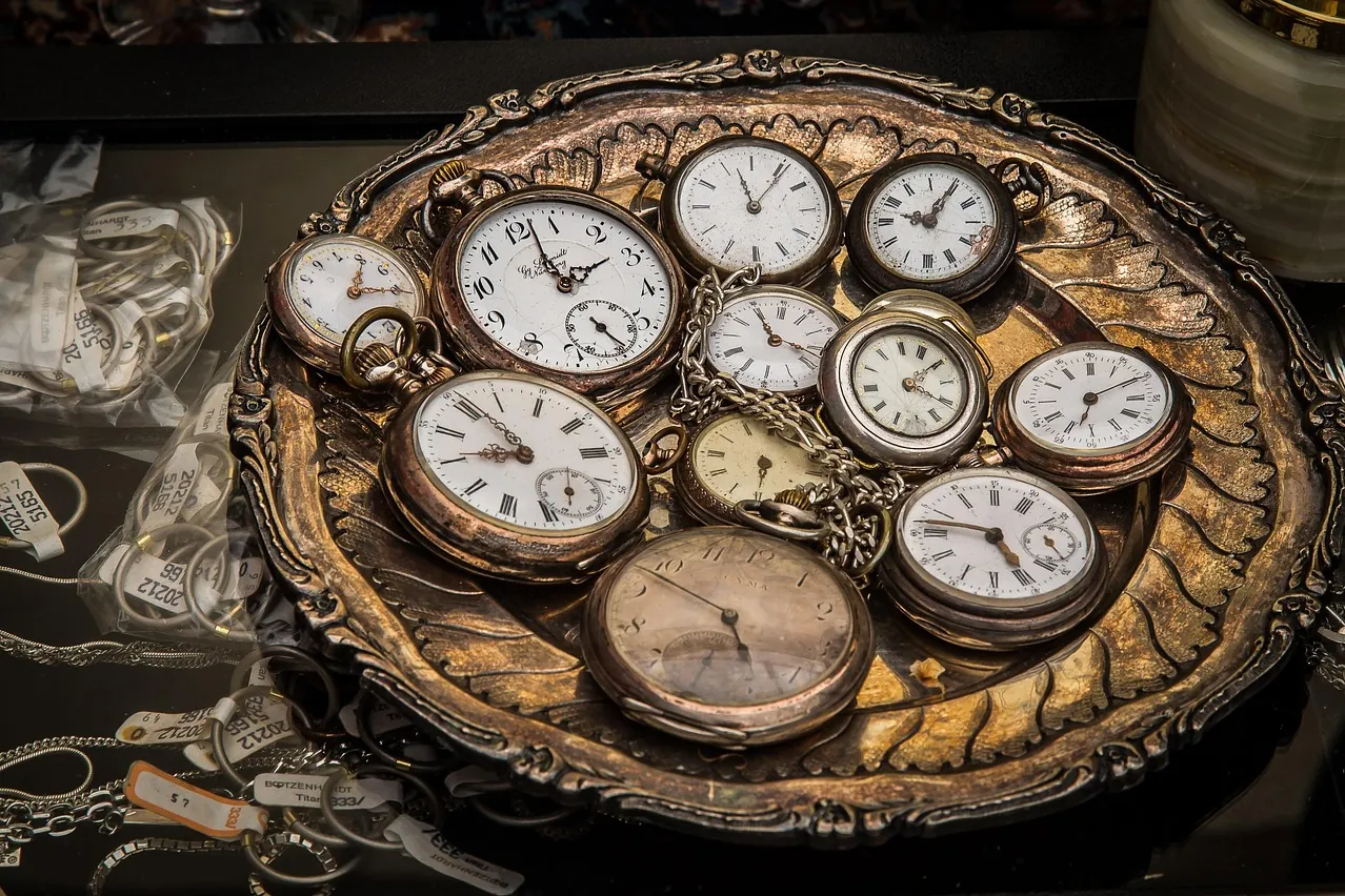 Clock, pocket watch, clockwork