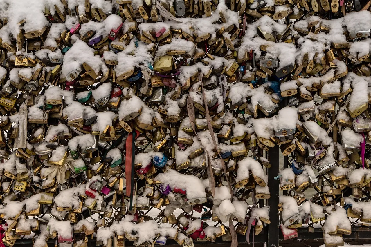 Snow, padlock, nature