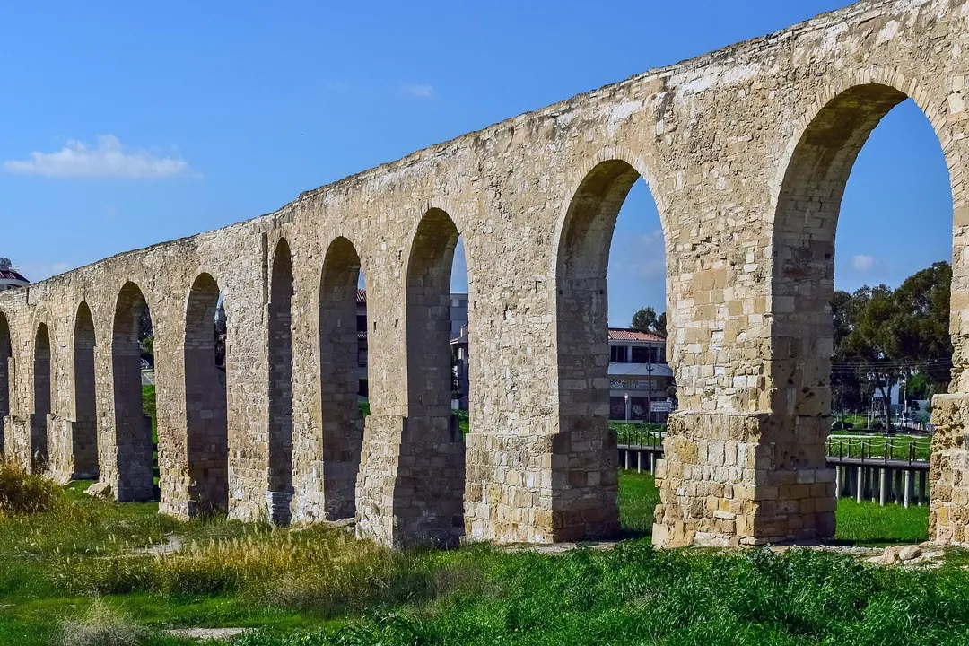 Kamares aqueduct, aqueduct, architecture