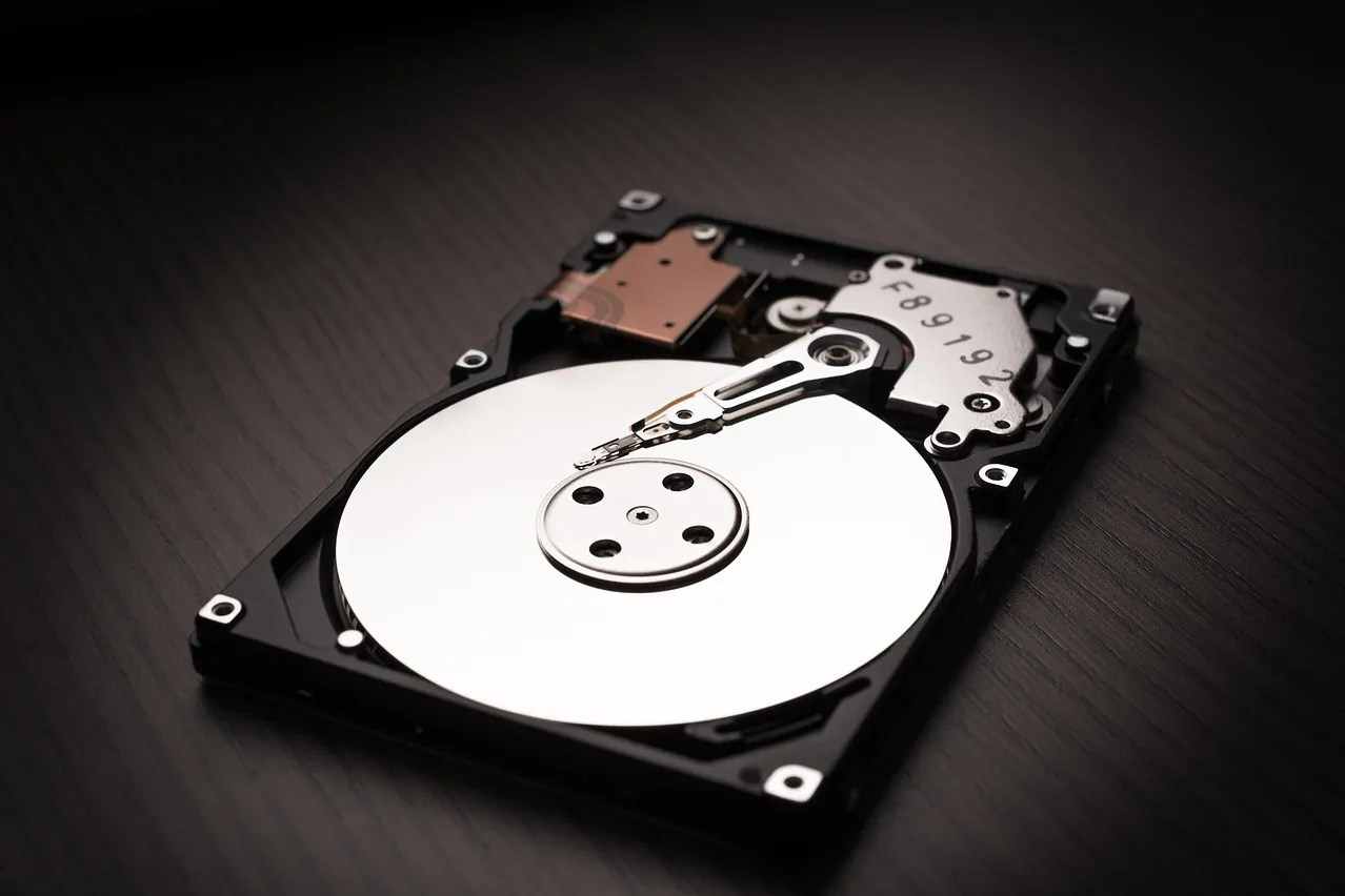 Hard drive, data store, harddisk