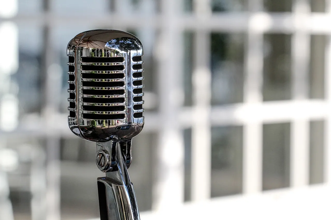 Microphone, vintage, cromatic