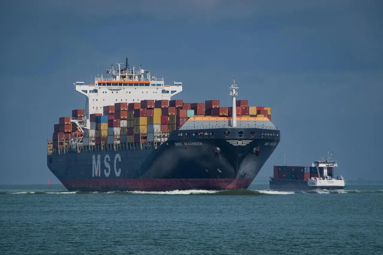 Ship, container ship, container transport