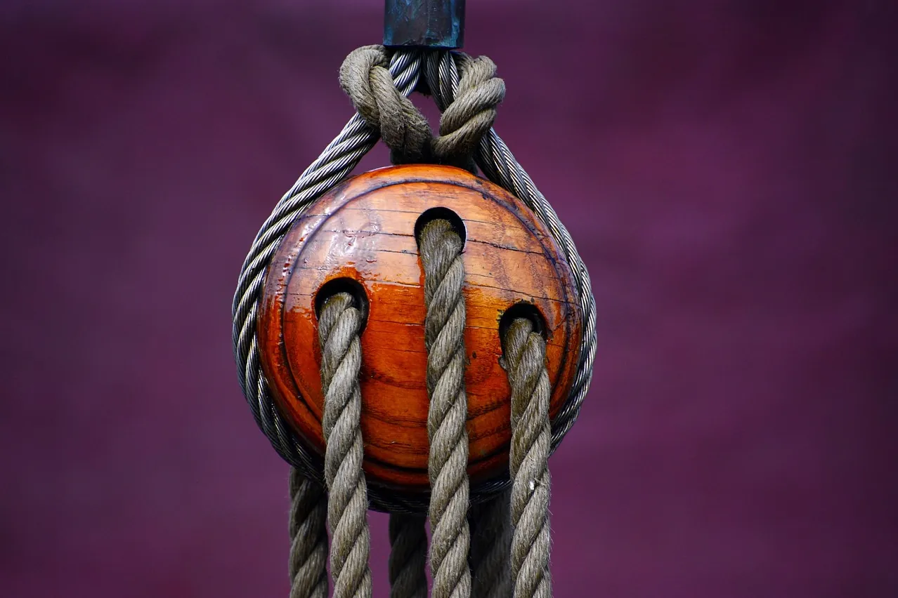 Ancient pulley, mechanism, wood