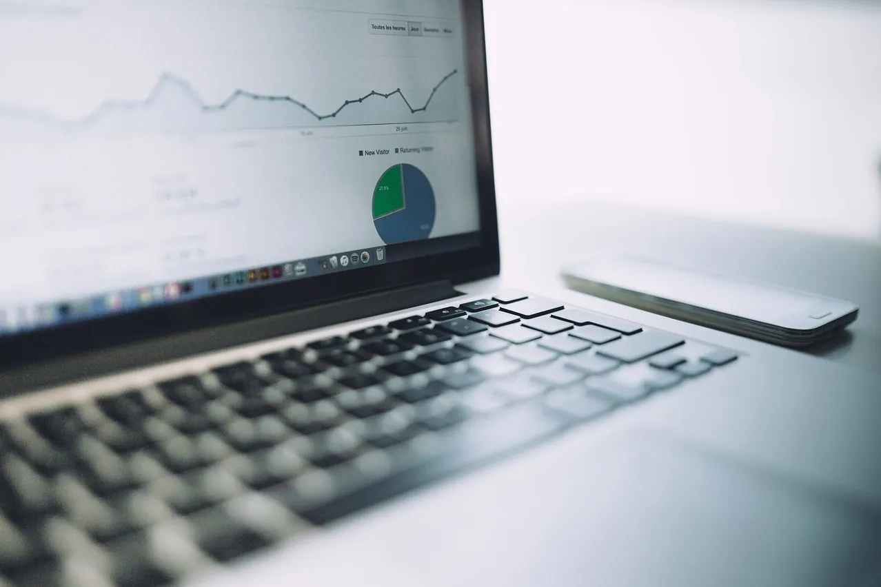 Analytics, charts, traffic